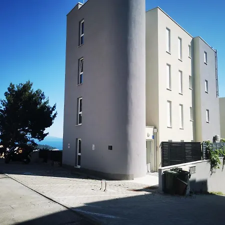 Apartman With Mediterranean Garden
