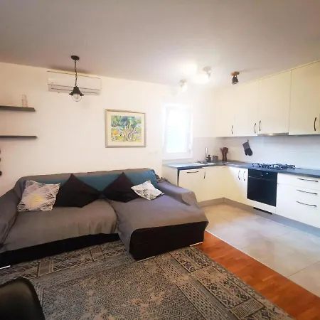 Apartman With Mediterranean Garden
