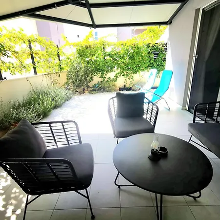 With Mediterranean Garden Apartman Makarska