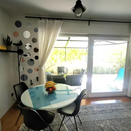 Apartman With Mediterranean Garden *